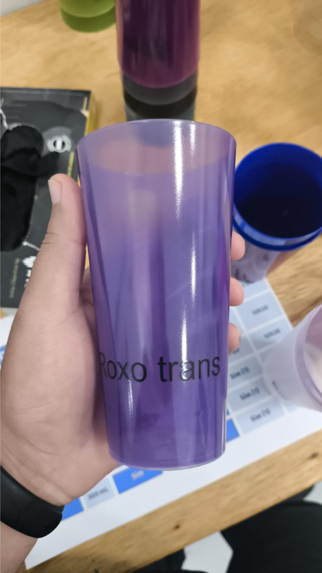 Roxo translúcido.png